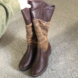 Muk luks boots never worn